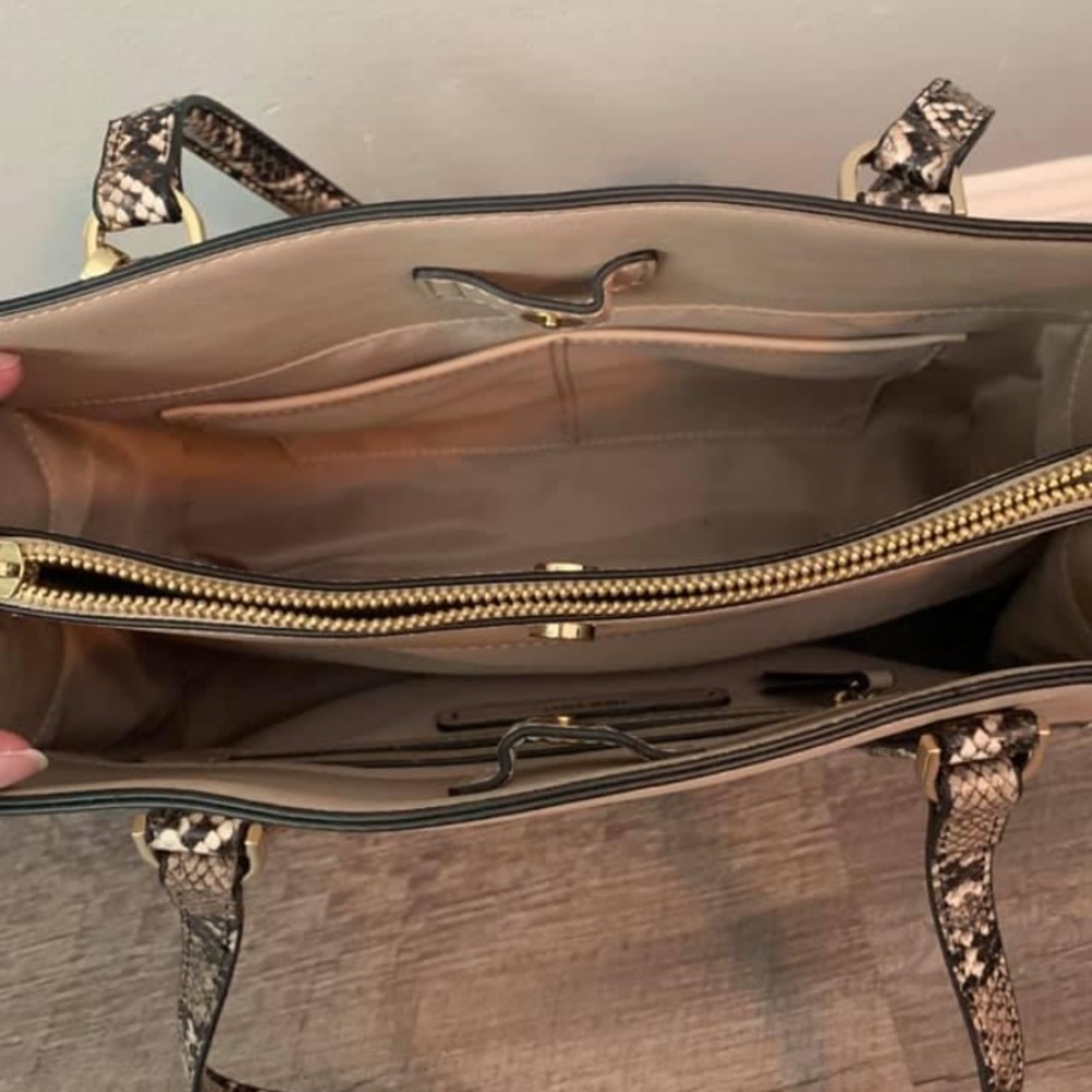 Purse - Picture 3 of 3